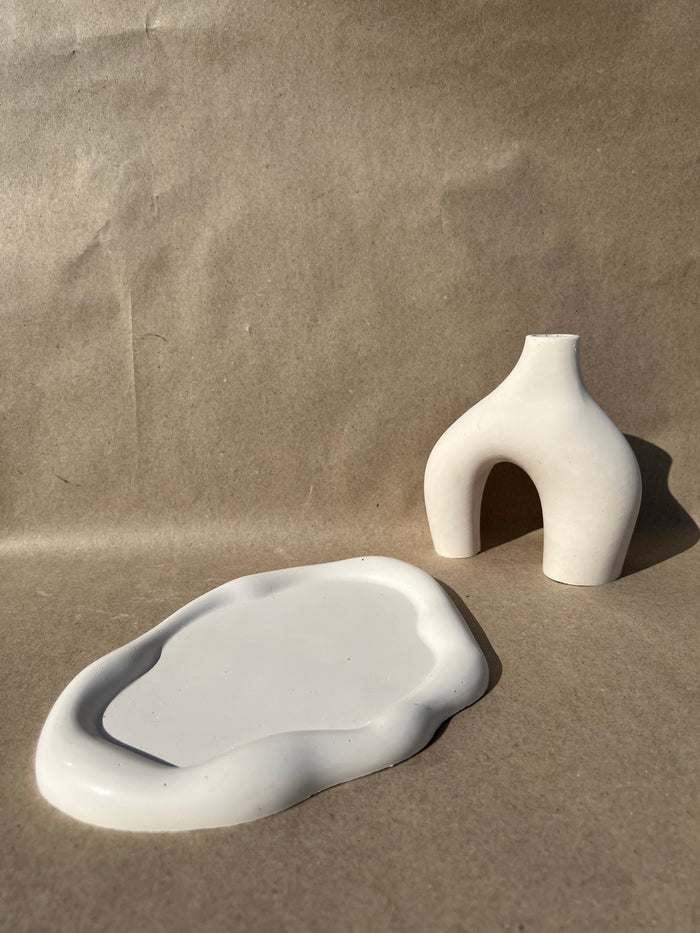 Horseshoe Vase & Matching Cloud Trinket Dish Set