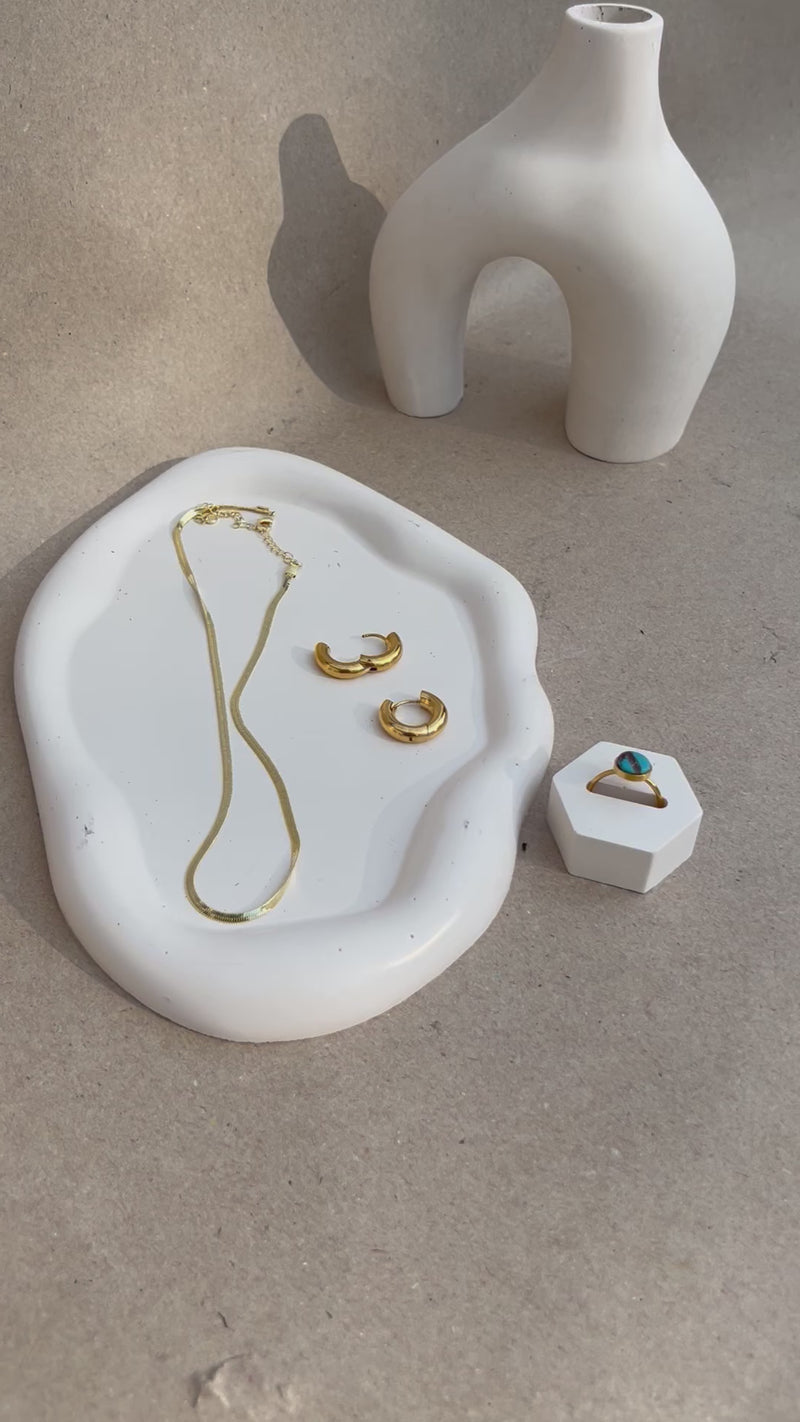 Horseshoe Vase & Matching Cloud Trinket Dish Set